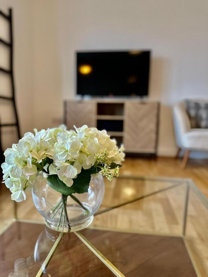 Koala & Tree - Modern 1 Bed Apartment For 4 Guests In The Heart Of Cambridge - Short Lets & Serviced Accommodation 외부 사진